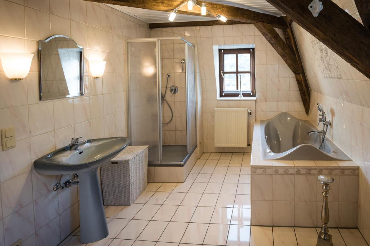 Rissbacher Hof Mansarde Anno 1737 Verbandsgemeinde Verbandsgemeinde Traben-Trarbach Buitenkant foto